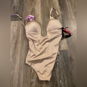 NWT SPANX plunge bodysuit size M